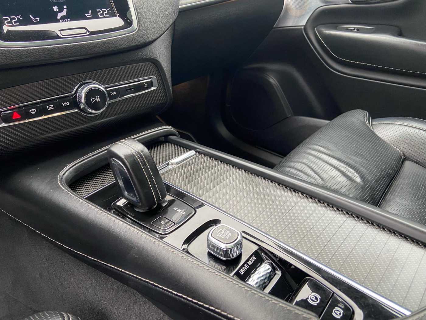 Volvo  AWD R-Design Carbon 7-Sitz Massage Pano 22' B&W